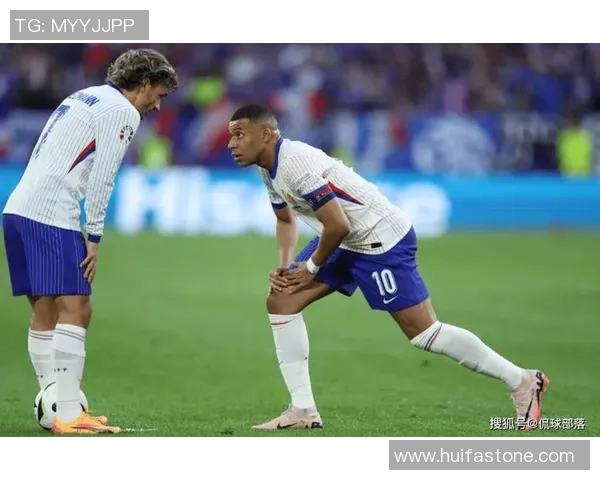 足球球星经典单刀球瞬间盘点 技术与决胜时刻的完美呈现